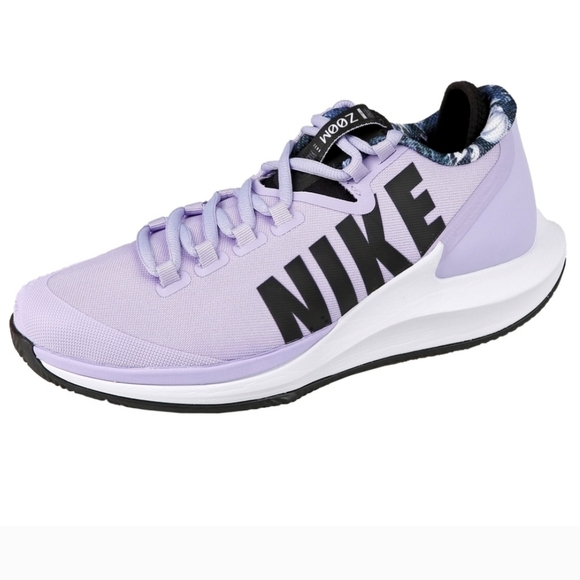 Nike Shoes - Nike Women's Lavender  Air Zoom Zero  Court  Sneakers Size 9.5 NWT